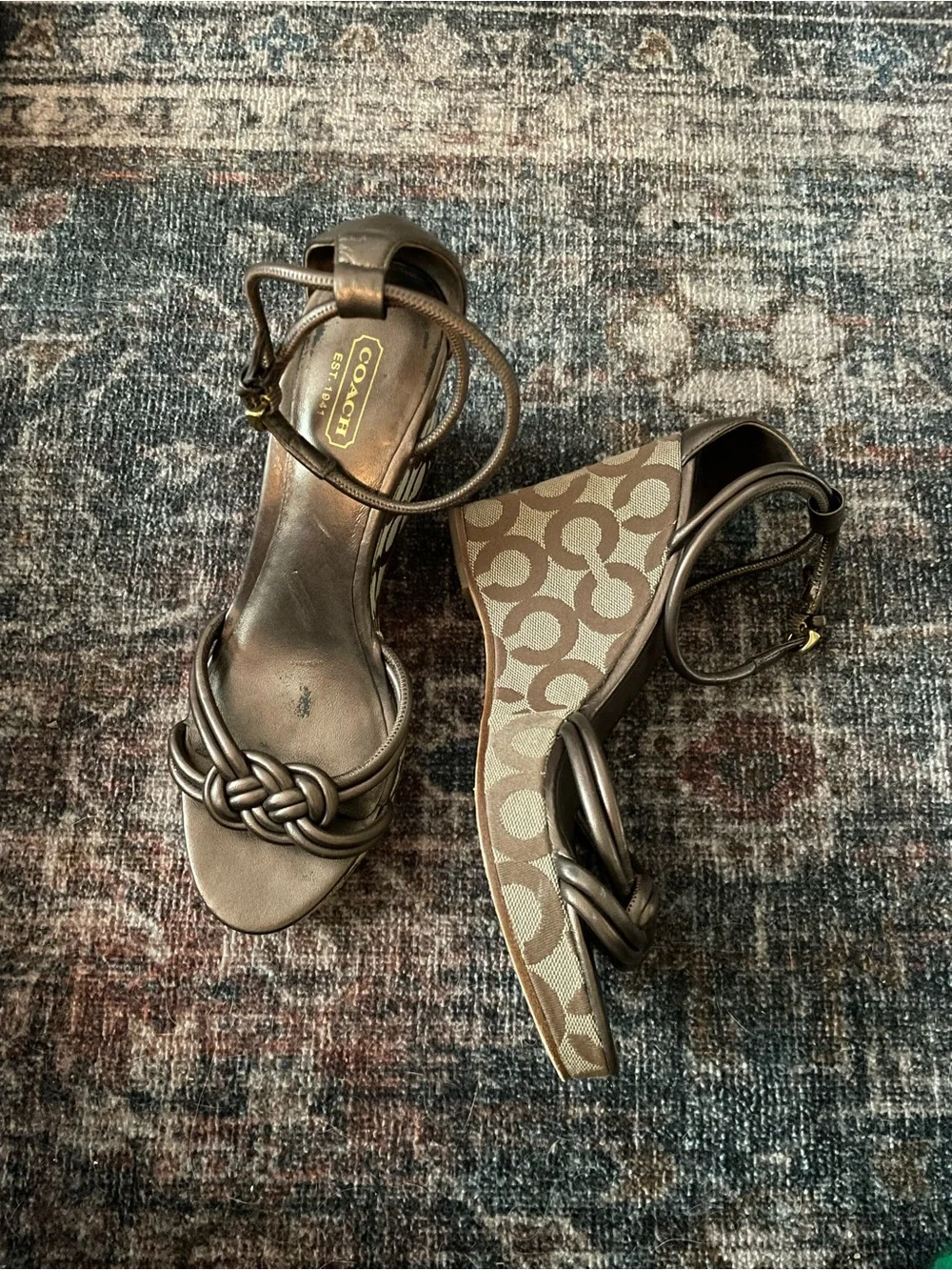 Coach Kinsey leather wedge heels size 8 guc